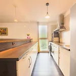T3 Spacieux - Climatisé - Commerces - Plages Appartement *