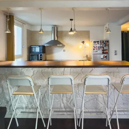 T3 Spacieux - Climatise - Commerces - Plages Lägenhet