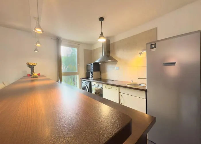 Apartament T3 Spacieux - Climatise - Commerces - Plages *